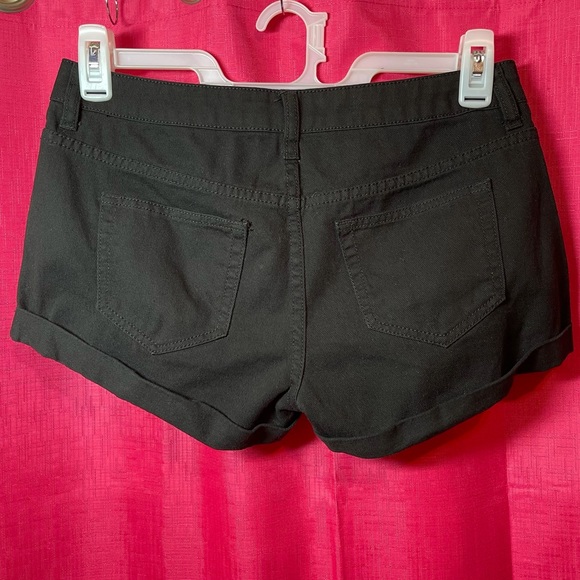 FOREVER 21 BLACK ROLLUP DISTRESSED SHORTS SIZE 27 - Picture 5 of 9